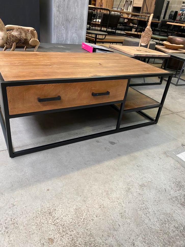 Sturdy salontafel, mangohout + metaal (nieuw, outlet), Huis en Inrichting, Tafels | Salontafels, Nieuw, Overige houtsoorten, Metaal