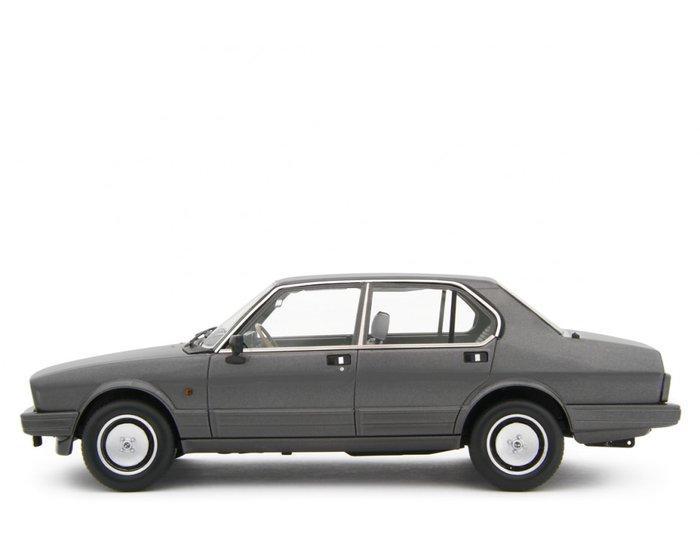 Laudoracing 1:18 - Model sedan - Alfa Romeo Alfetta 2.0i, Hobby & Loisirs créatifs, Voitures miniatures | 1:5 à 1:12