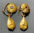 Oud-Romeins Goud Luxe oorbellen met een bovenste, Handtassen en Accessoires, Antieke sieraden