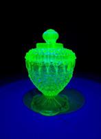 Moutardier Art Déco en verre uranifère - Salière - Ouraline, Antiek en Kunst