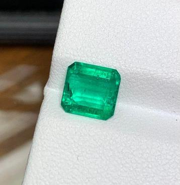 1 pcs Groen Smaragd - 1.69 ct - Asian Institute of