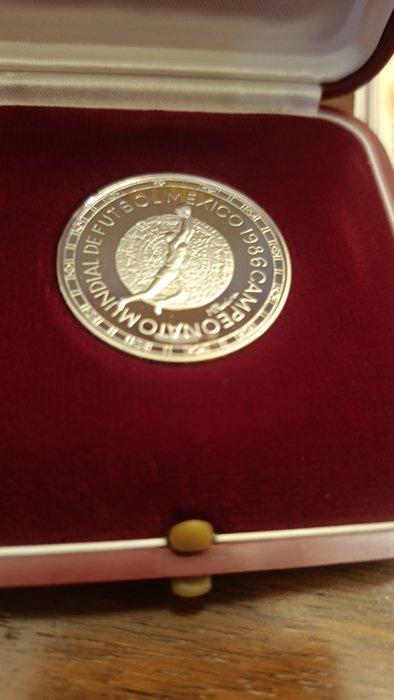 Italië. Lotto di n. 2 monete commemorative del campionato, Postzegels en Munten, Munten | Europa | Niet-Euromunten