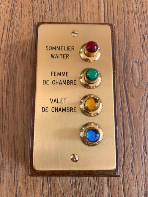Enseigne publicitaire - Bouton d’appel RITZ hôtel de luxe, Antiek en Kunst, Antiek | Wandborden en Tegels