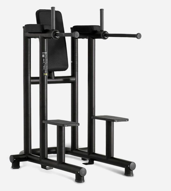 Technogym Leg Raise / Dip - Black, Sport en Fitness, Fitnessapparatuur, Nieuw, Ophalen of Verzenden