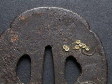 Mokko-vormige Tsuba-zwaardbeschermer – Os en bloesems in