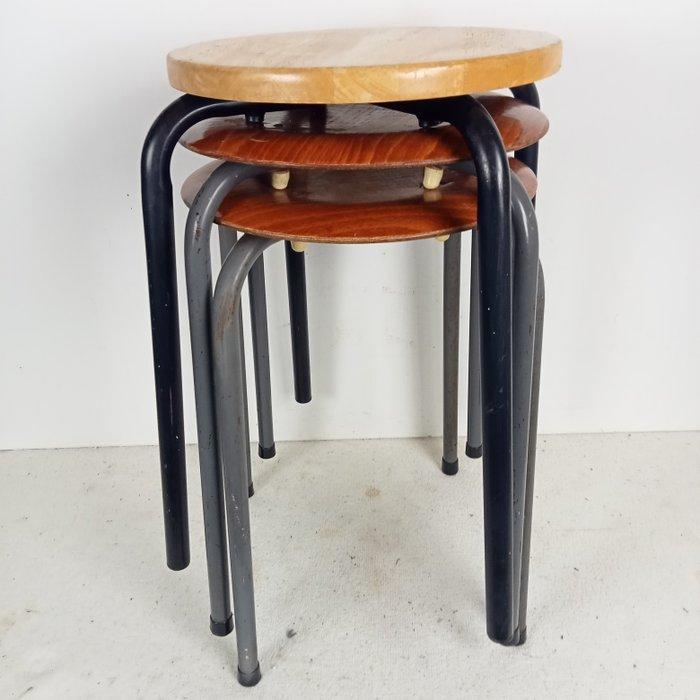 Kruk (3) - Beuken - 3 vintage schoolkrukken, Antiek en Kunst, Antiek | Wandborden en Tegels