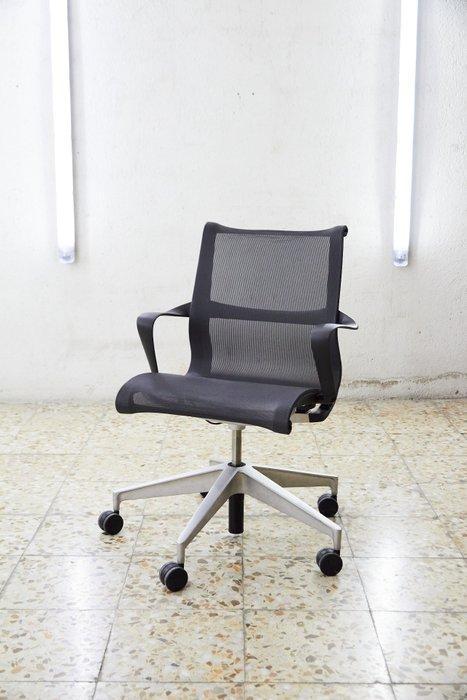 Herman Miller - Studio 7.5 - Bureaustoel - Setu - Aluminium,, Antiek en Kunst, Antiek | Meubels | Stoelen en Sofa's