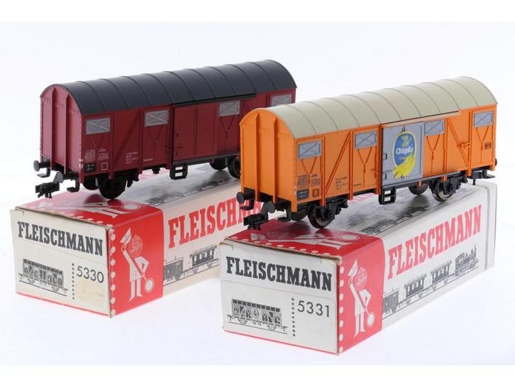 Schaal H0 Fleischmann 5330 en 5331 gesloten goederen wage..., Hobby & Loisirs créatifs, Trains miniatures | HO, Enlèvement ou Envoi