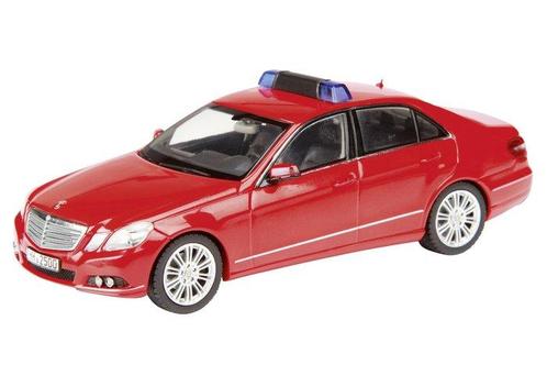 Schuco - 1:43 - Mercedes-Benz E-Klasse Limousine Feuerwehr, Hobby en Vrije tijd, Modelauto's | 1:5 tot 1:12
