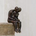 Sculpture, NO RESERVE PRICE - Sculpture of a Couple sitting