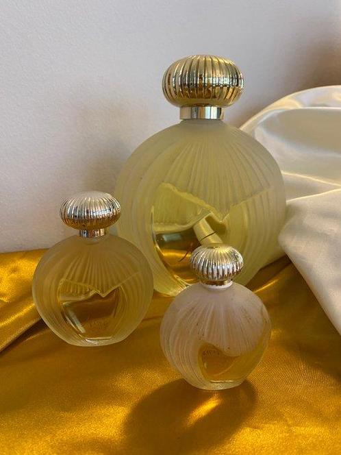 Lalique - Bouteille de parfum (3) - Verre, satiné mat -, Antiek en Kunst, Antiek | Glaswerk en Kristal