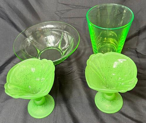 Schaal (4) - Glas - Uranium glas, Antiek en Kunst, Antiek | Glaswerk en Kristal