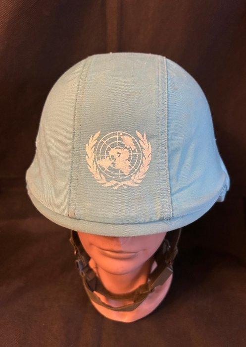 Casque Kevlar des Nations Unies porté par les militaires, Verzamelen, Militaria | Algemeen