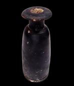 Oud Grieks Alabaster en keramiek met zwarte glazuur -