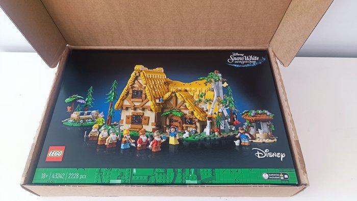 Lego Set - 43242 - Disney - Snow White Cottage, Enfants & Bébés, Jouets | Duplo & Lego