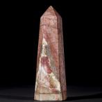 Obélisque en jaspe polychrome rouge – Madagascar. - Hauteur