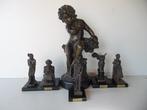 Beeld, bronzen beeltjes - 35 cm - Gepatineerd brons, Antiek en Kunst