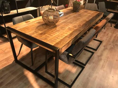 TOPAANBIEDING eettafel in massief mango hout + zwart staal, Huis en Inrichting, Tafels | Eettafels, 50 tot 100 cm, 200 cm of meer