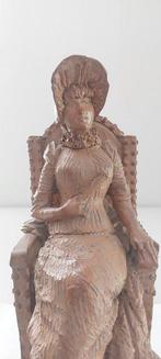 P. Morillo - Statue, Nobildonna in posa su poltrona - 35 cm