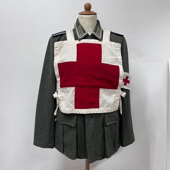 Replica van een duits WO2 Sanitäter schort, Verzamelen, Militaria | Tweede Wereldoorlog, Landmacht, Ophalen of Verzenden