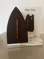 Man Ray (1890-1976) - Cadeau, Antiek en Kunst