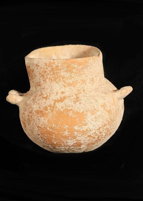 Amlash Terracotta Vaartuig met doorboorde randhandvatten, Antiek en Kunst, Antiek | Overige Antiek