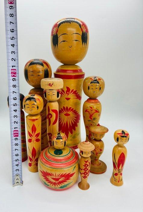 Verzameling van 10 Japanse Kokeshi-poppen – Showa-periode –, Antiek en Kunst, Antiek | Overige Antiek