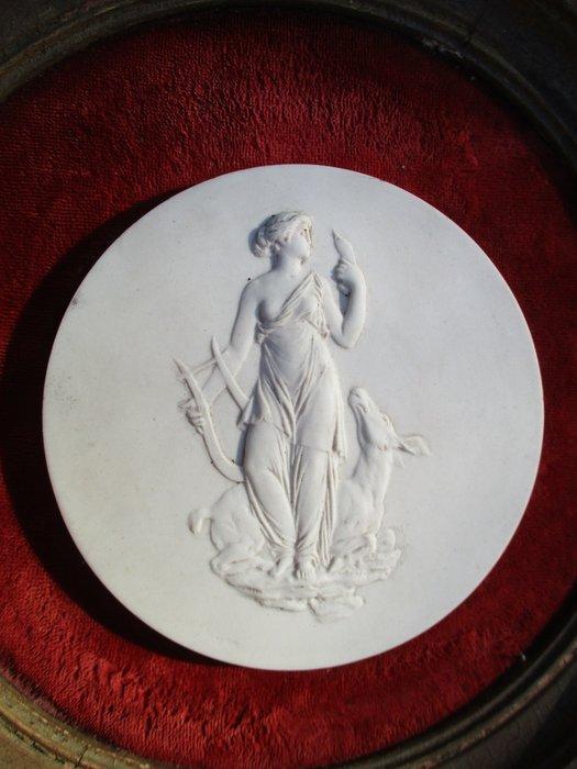 Manufacture de SEVRES. - Assiette murale - Médaillon Biscuit, Antiek en Kunst, Antiek | Glaswerk en Kristal