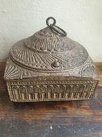 Spice box - Hout - India - 19e eeuw