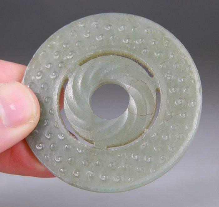 Disc Bi - hangerplaatje - sculptuur - Roest en Celadon -, Antiek en Kunst, Antiek | Overige Antiek