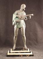 sculptuur, Groot Art Deco beeld muziek makende dame - 42 cm