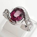 Ring - 18 karaat Witgoud Granaat - Diamant, Handtassen en Accessoires, Ringen, Nieuw