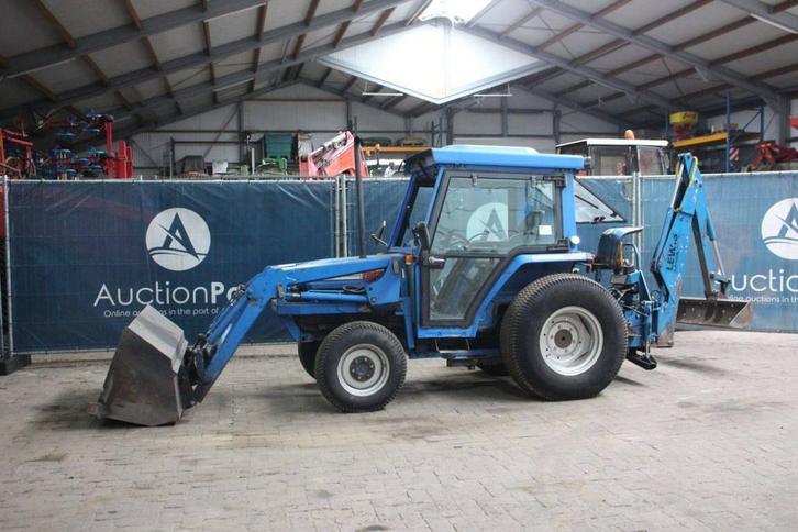 Veiling: Graaf-laadcombinatie Iseki 530 Diesel 22kW, Zakelijke goederen, Machines en Bouw | Kranen en Graafmachines, Ophalen