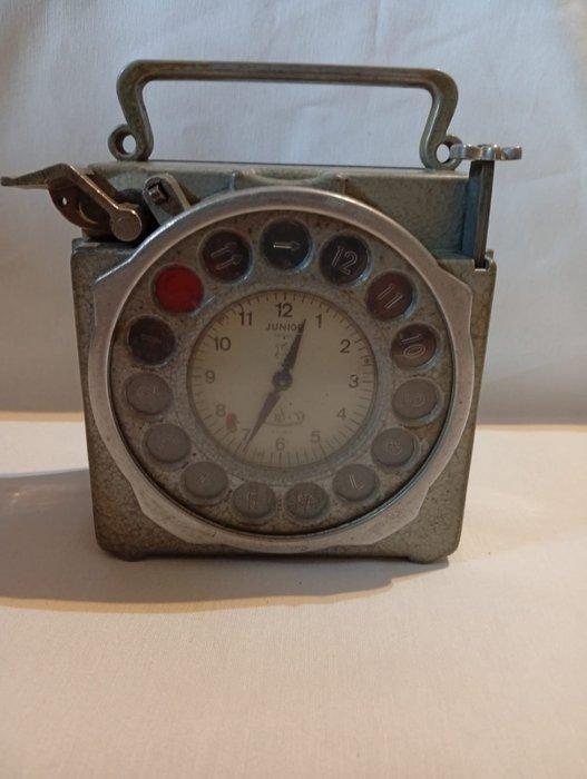 Klok - Metaal - 1864 - Junior duiventeller, Antiek en Kunst, Antiek | Wandborden en Tegels