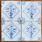 Tegel - Set van vier 17e eeuwse tegels met bloempot in zg