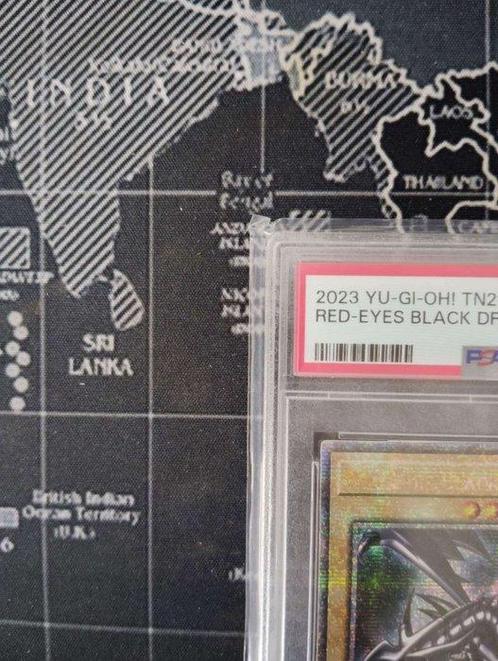 Yu-Gi-Oh! - 1 Graded card - Red-Eyes Black Dragon - PSA 9, Verzamelen, Overige Verzamelen