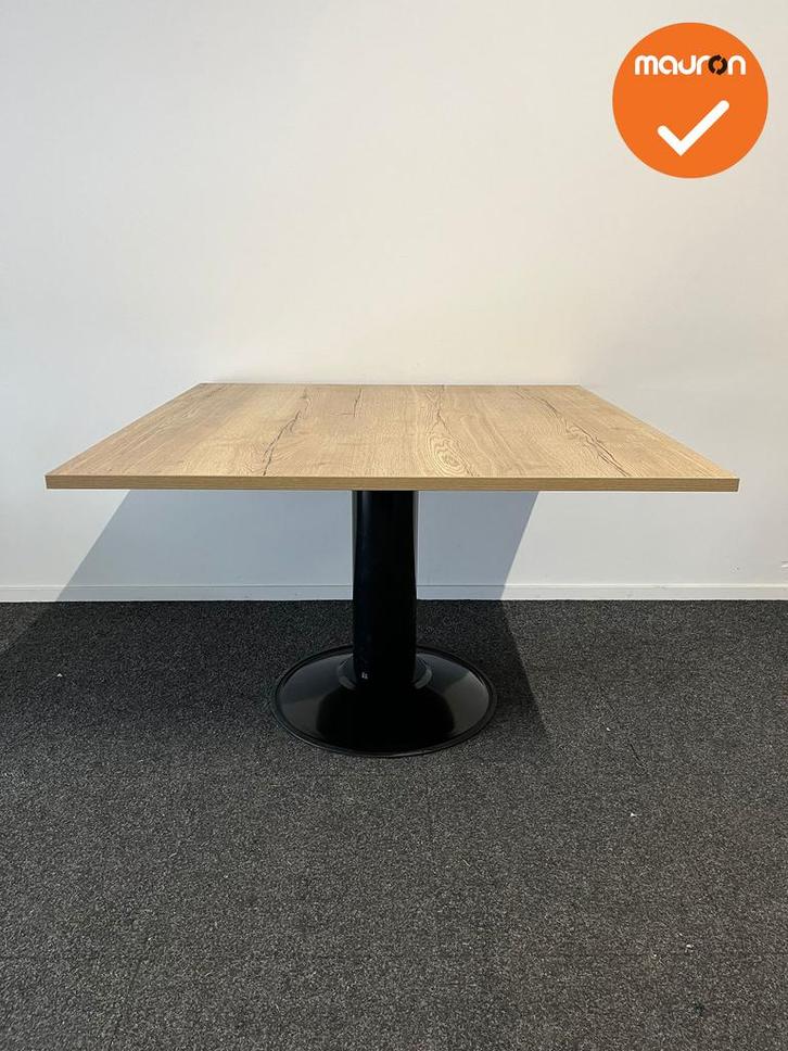 Mauforce Vierkante tafel - 120x120cm - Trompetvoet in kleur, Zakelijke goederen, Kantoor en Winkelinrichting | Kantoormeubilair en Inrichting