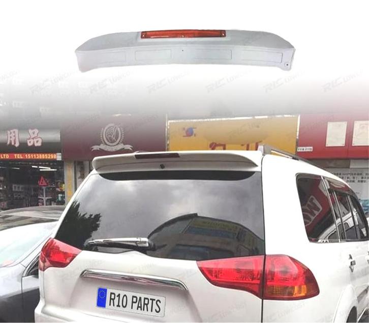 AILERON MITSUBISHI MONTERO PAJERO SPORT 09-12 TROISIÈME FEU, Auto-onderdelen, Carrosserie, Verzenden