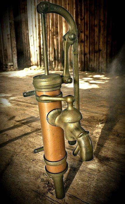 Wanddecoratie - Vintage - België - Oude waterpomp, Antiek en Kunst, Curiosa en Brocante