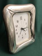 Alarmbureauklok - CLEPSYDRA. Een robuuste, massief zilveren, Antiek en Kunst