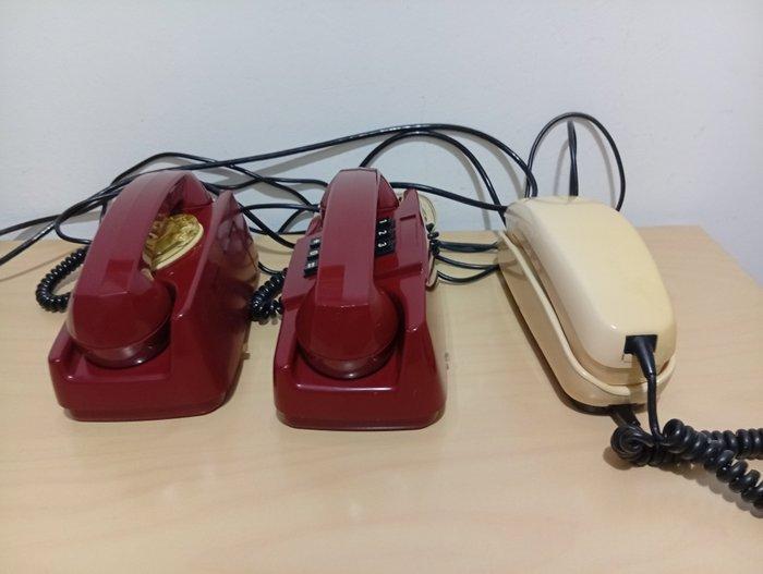 Téléphone analogique - Plastique, Métal - Trois téléphones, Antiquités & Art, Art | Objets design