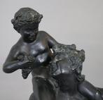 Beeldje, Le satyre et le jeune Dionysos - 38 cm -