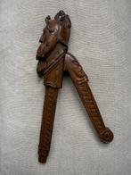 Ateliers d’art du Grand-Palais (France) - Notenkraker - gips