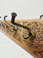 Kapstok - Wandgemonteerde kapstok met een gehouwen houten, Antiek en Kunst