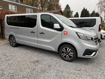 Minibus TE HUUR 8 + 1 + SKIKOFFER &amp; VERLENGDE KOFFER, Personenauto