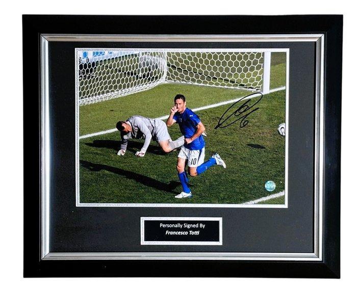Italy - Wereldkampioenschap Voetbal - Francesco Totti Signed, Collections, Collections Autre