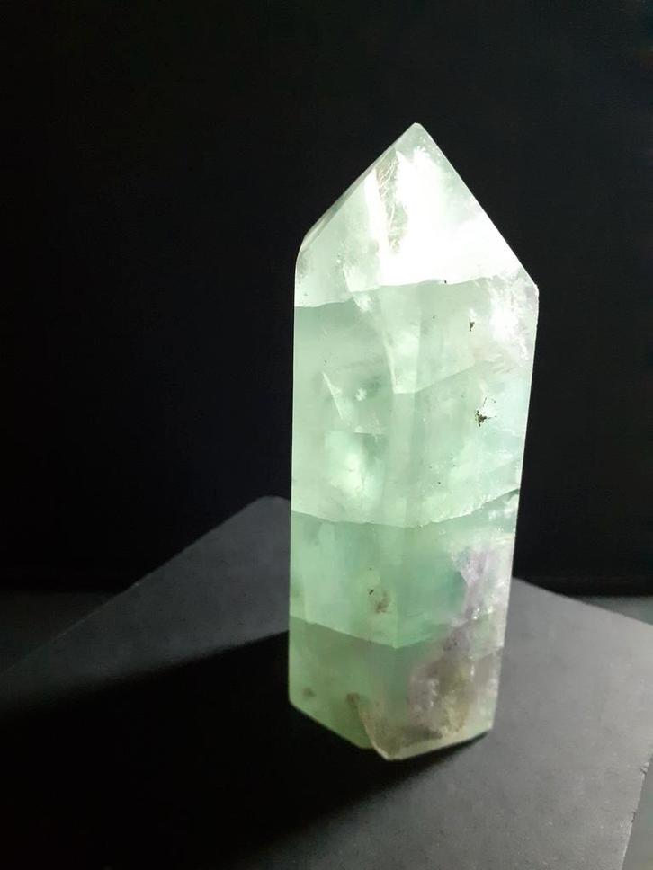 Green fluorite Tower - 10 cm high - Natural Fluorite crystal, Collections, Minéraux & Fossiles, Envoi
