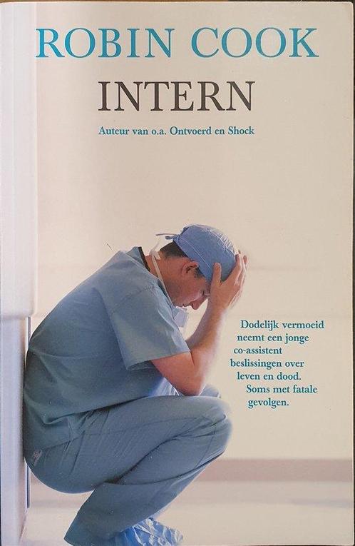Intern 9789044981704 Robin Cook, Boeken, Overige Boeken, Gelezen, Verzenden