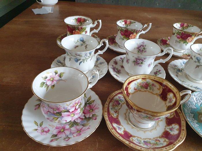 Royal Albert - Kop en schotel (9) - Porselein, Been -, Antiek en Kunst, Antiek | Meubels | Tafels