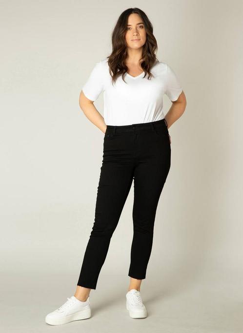 Base Level Curvy jeans AnnaX-0(44)Maat 42/44 (L), Kleding | Dames, Spijkerbroeken en Jeans, Overige kleuren, Nieuw, Verzenden